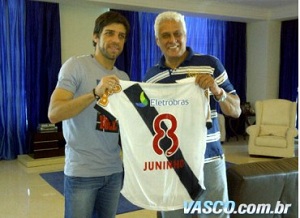 juninho signe contrat vasco gama moins cher coup franc lyon qatar